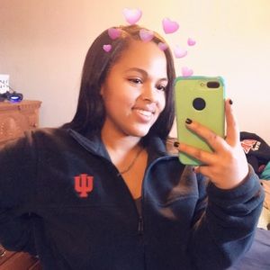 Meet your Posher, Elizabeth